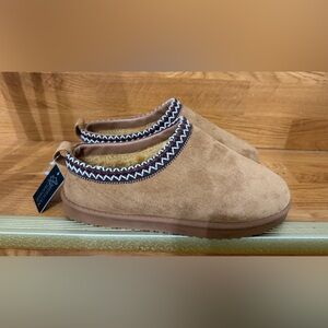 NWT AMERICAN EXCHANGE  Slip-On SIZE 10